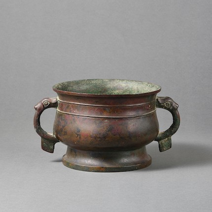 Bonhams : AN ARCHAIC BRONZE RITUAL VESSEL, GUI Western Zhou Dynasty