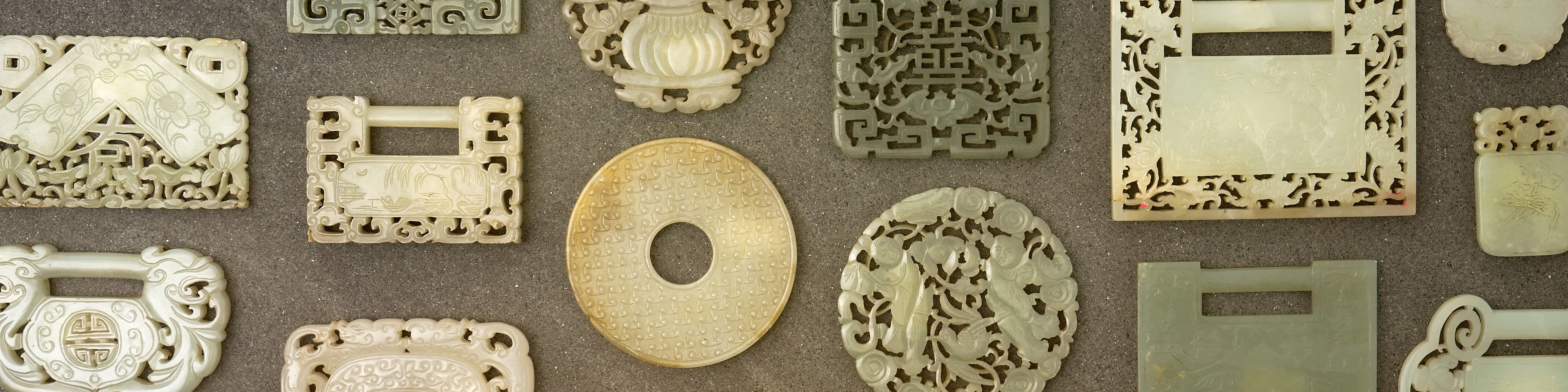 Bruce Family Collection II: Chinese jade, snuff bottles, and scholar's objects
